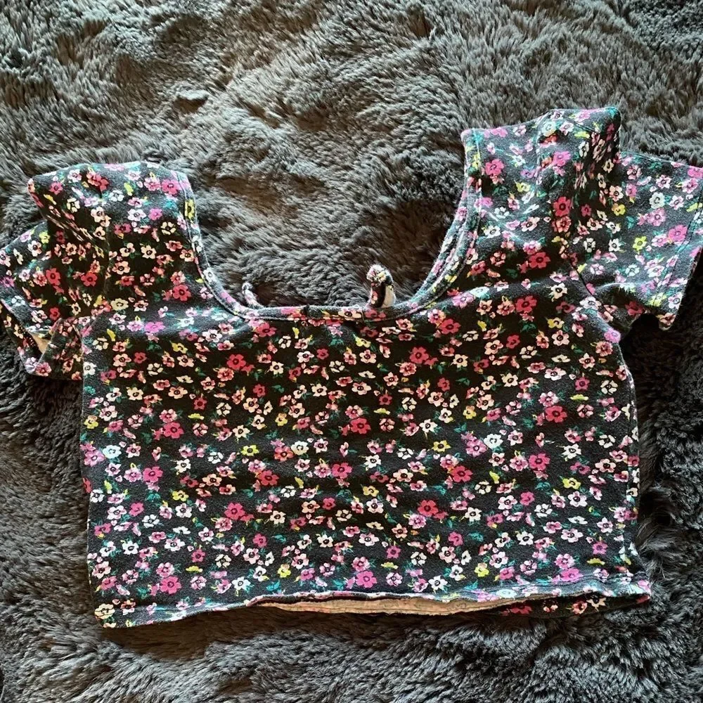 Crop top - Picture 2 of 3
